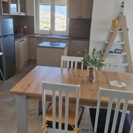 Sunce Sa Panoramskim Pogledom Apartmán *